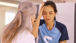 الارتجاج الدماغي الخطير لدى الأطفال الرياضيين.. ما أعراضه؟